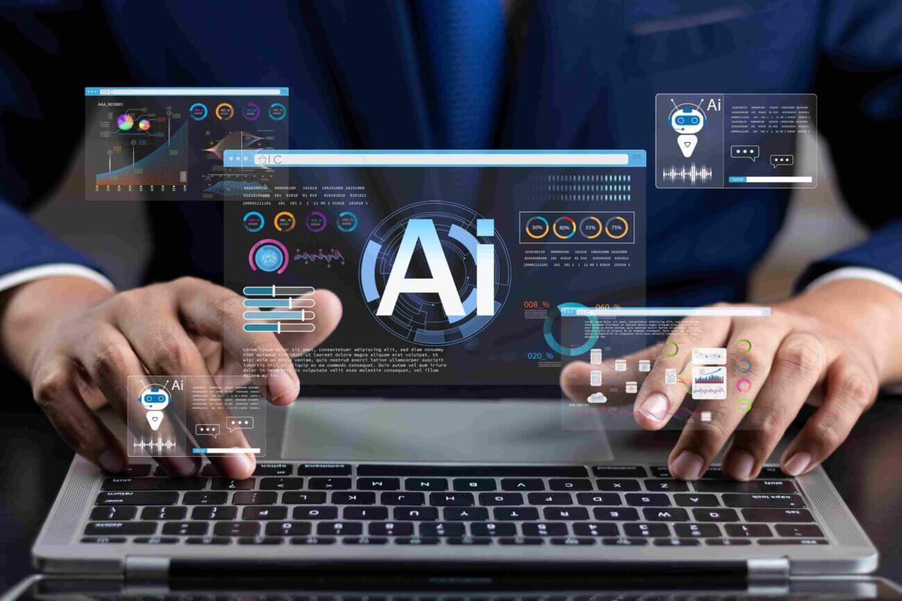 inteligencia-artificial-marketing-2-scaled-e1737231481399 Dos empleados de una empresa de software probando las aplicaciones móviles
