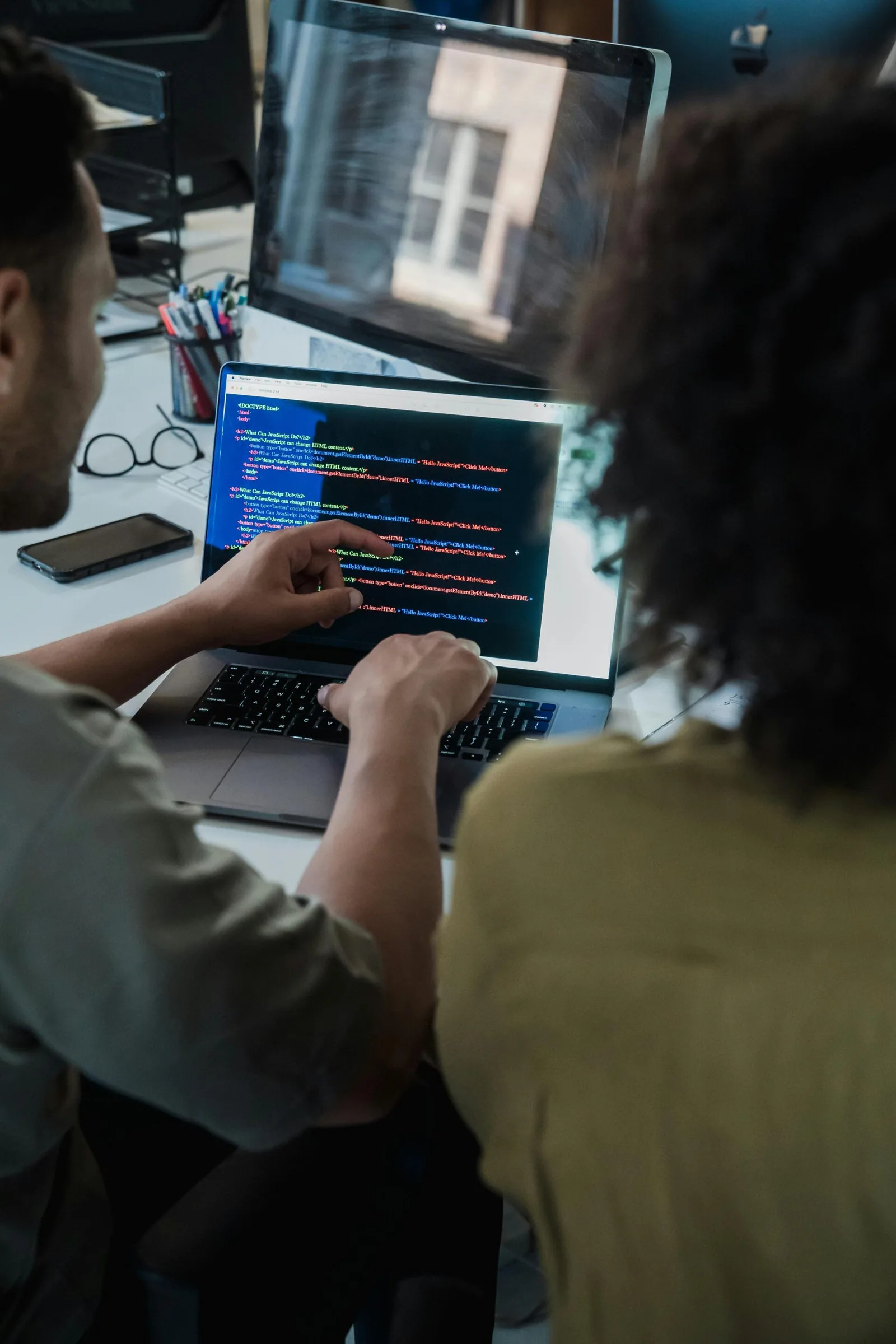 Impacto de la IA en el desarrollo de software: 4. El factor humano: ¿sustitución o aumento?